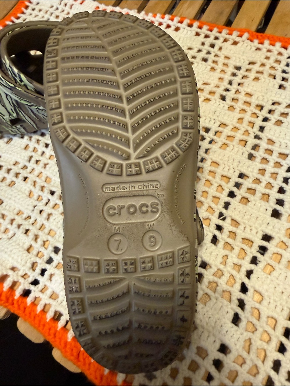 CROCS Clog in Brown and Light Green Camo Print - Picture 3 of 3